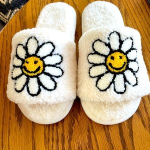 Living royal Daisy Slippers